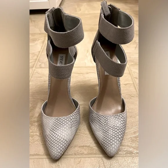 Steve Madden Heels - Picture 2 of 9